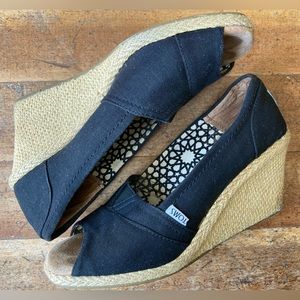 Toms peep toe wedge heels black 9.5
